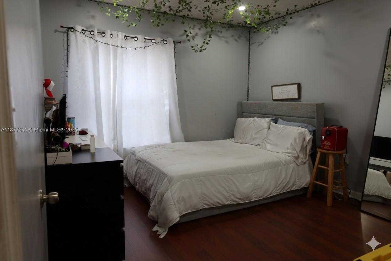 Small Image of 9740 SOUTH WEST 13TH ST, Pembroke Pines Number 9