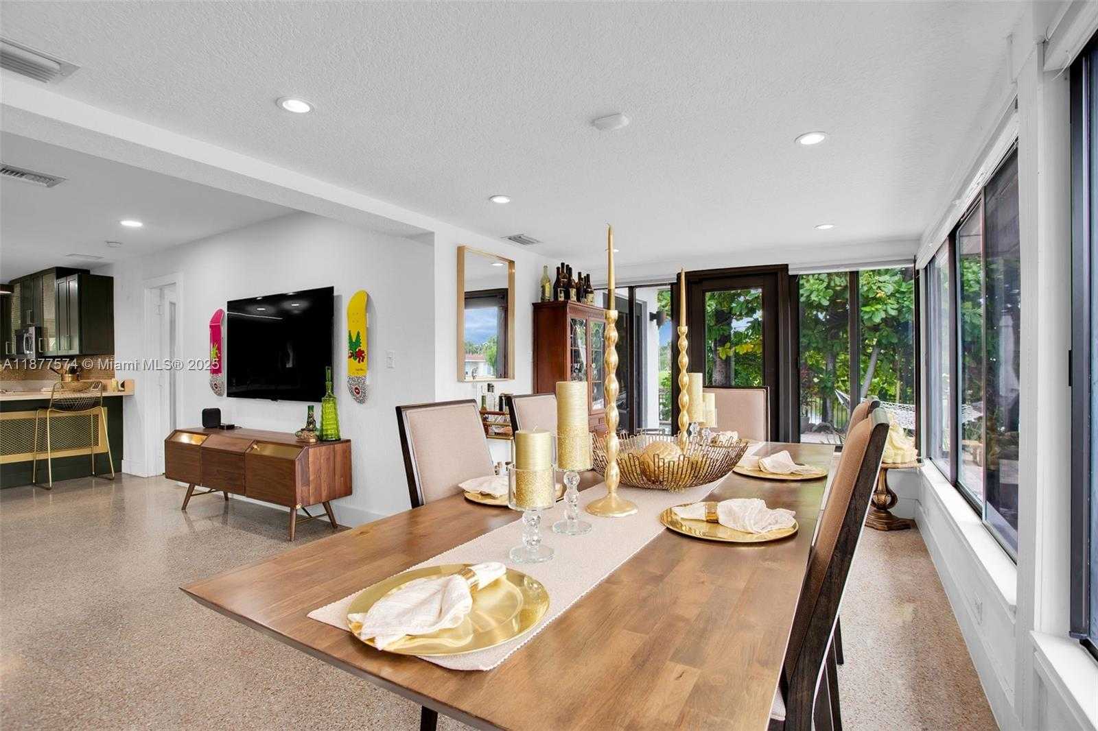 Small Image of 3008 NORTH EAST 1ST TERRACE, Wilton Manors Number 12