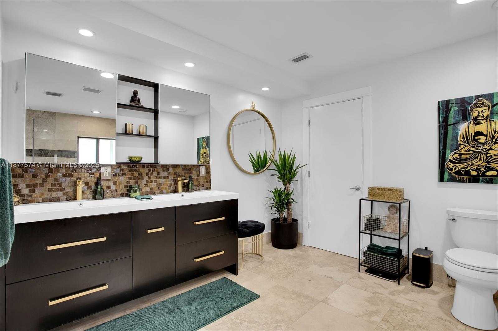 Small Image of 3008 NORTH EAST 1ST TERRACE, Wilton Manors Number 16