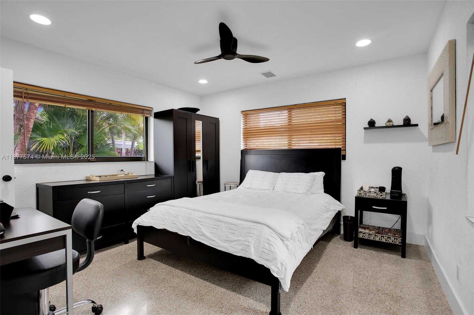 Small Image of 3008 NORTH EAST 1ST TERRACE, Wilton Manors Number 22