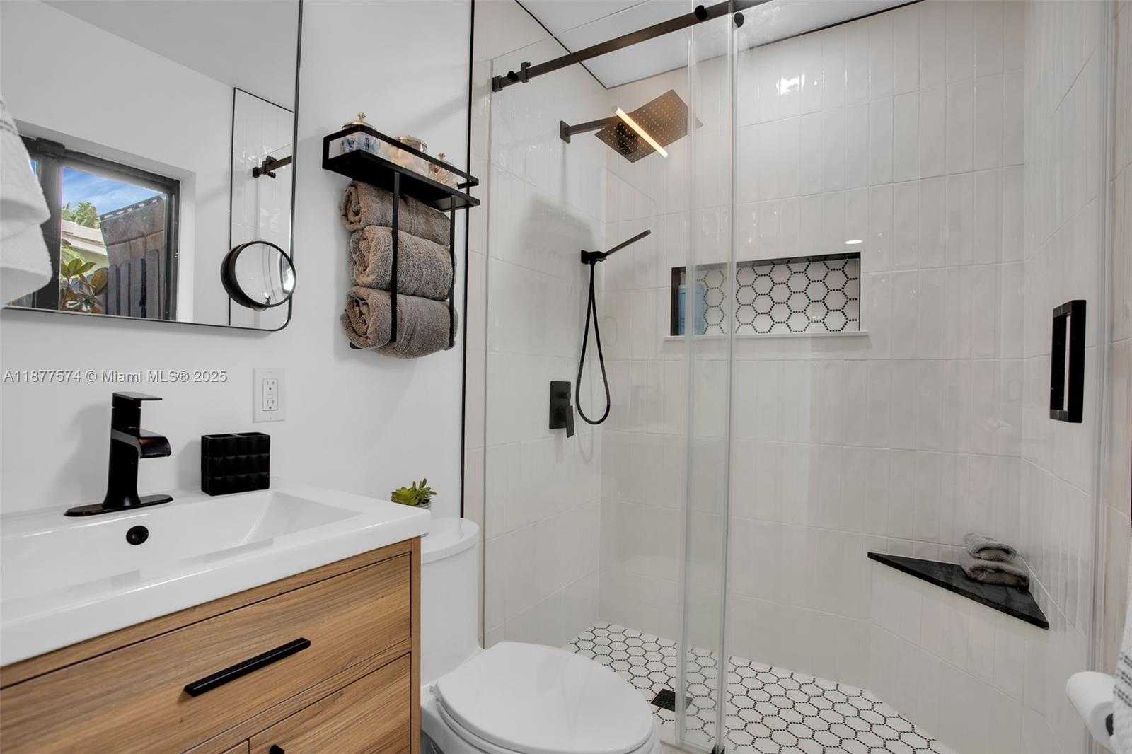 Small Image of 3008 NORTH EAST 1ST TERRACE, Wilton Manors Number 23