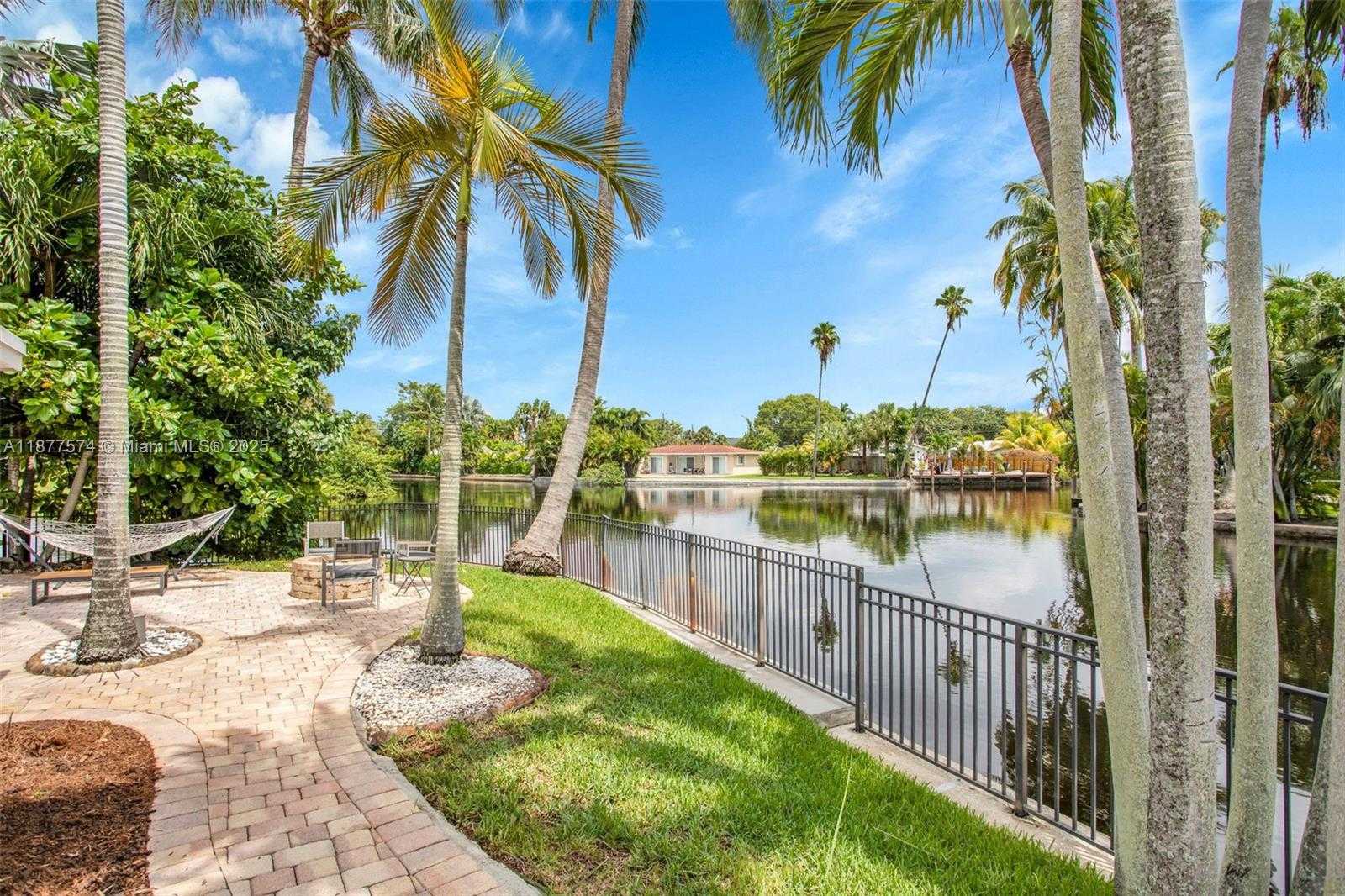 Small Image of 3008 NORTH EAST 1ST TERRACE, Wilton Manors Number 30