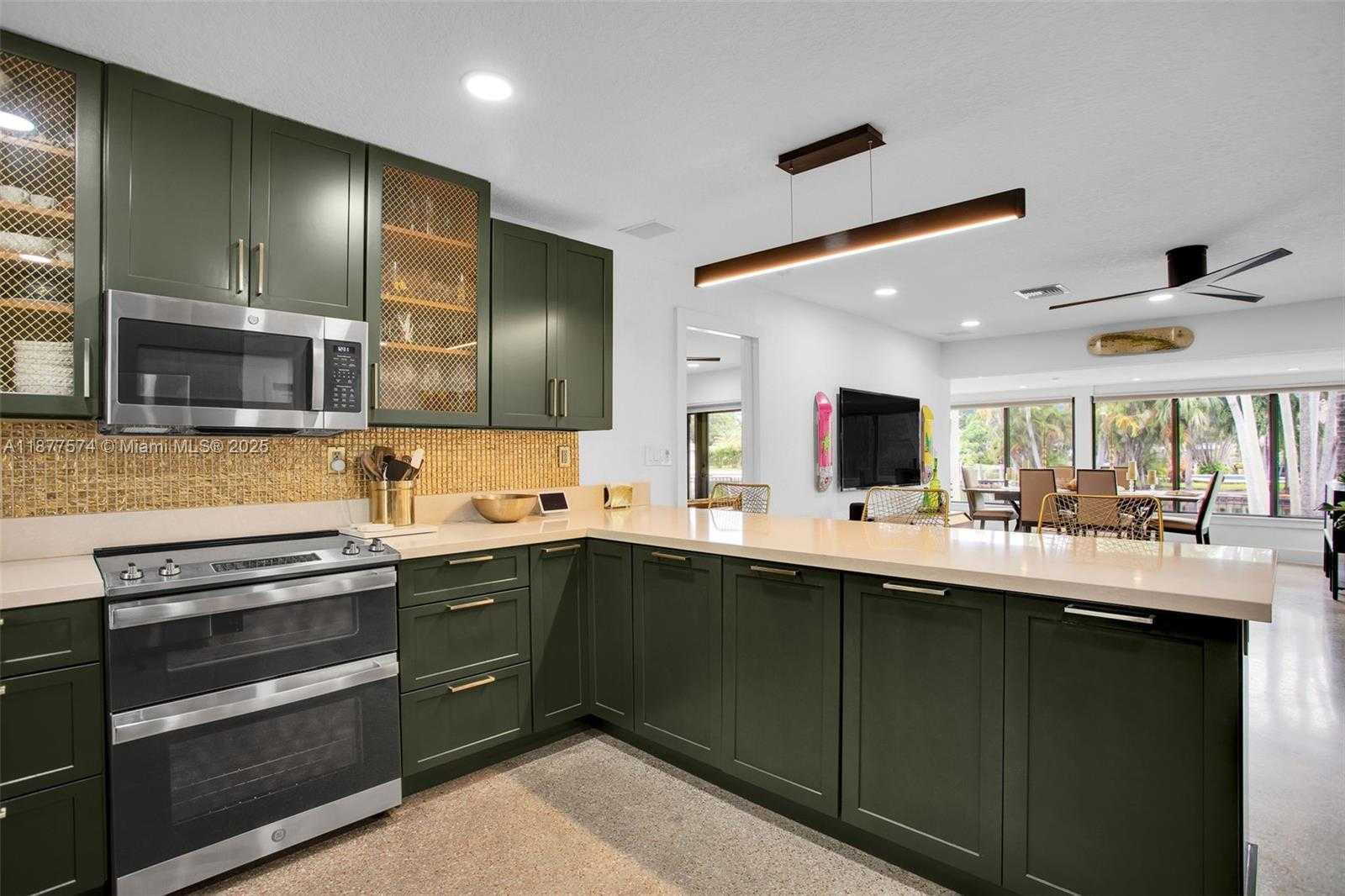 Small Image of 3008 NORTH EAST 1ST TERRACE, Wilton Manors Number 7