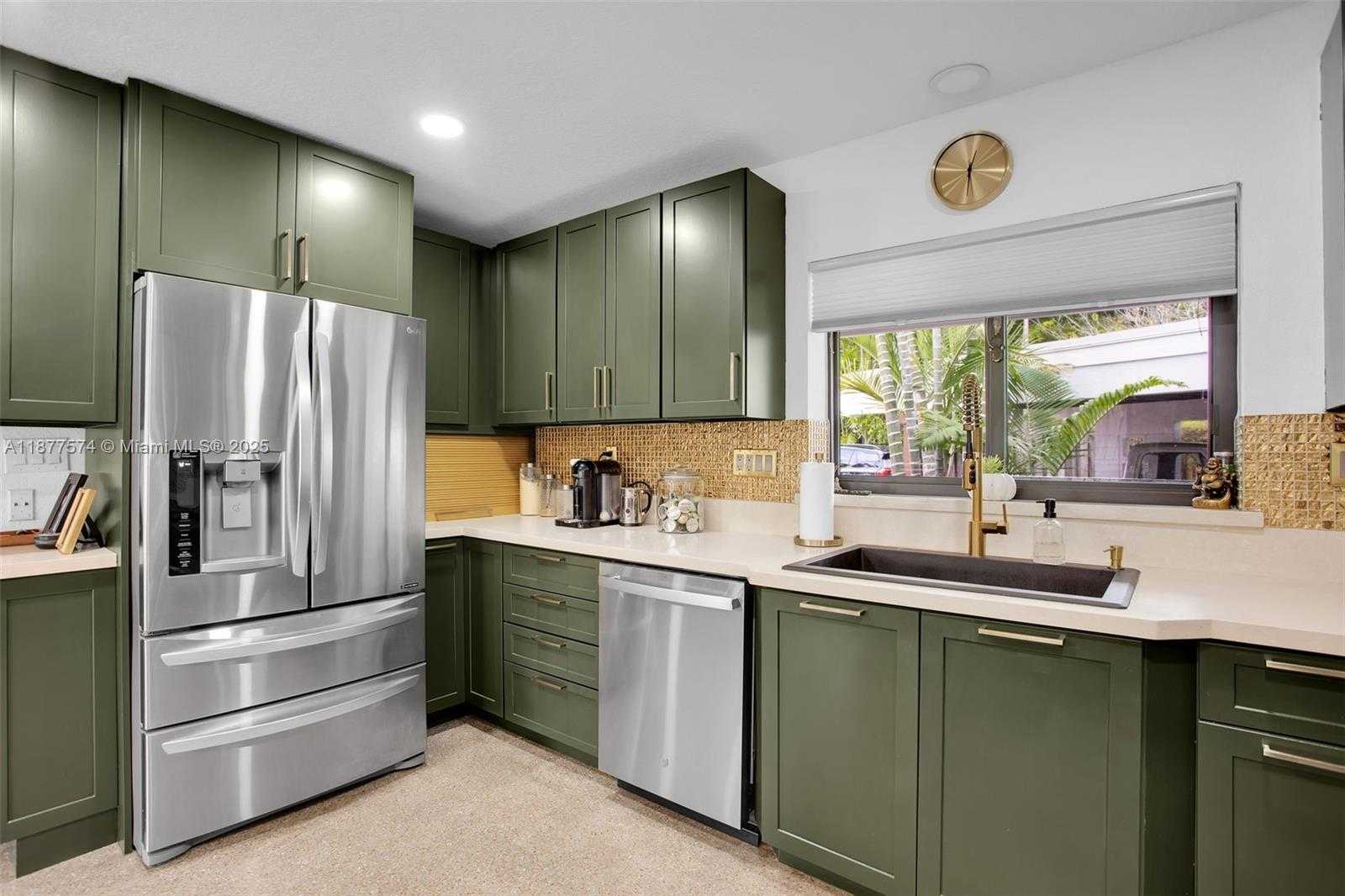 Small Image of 3008 NORTH EAST 1ST TERRACE, Wilton Manors Number 8