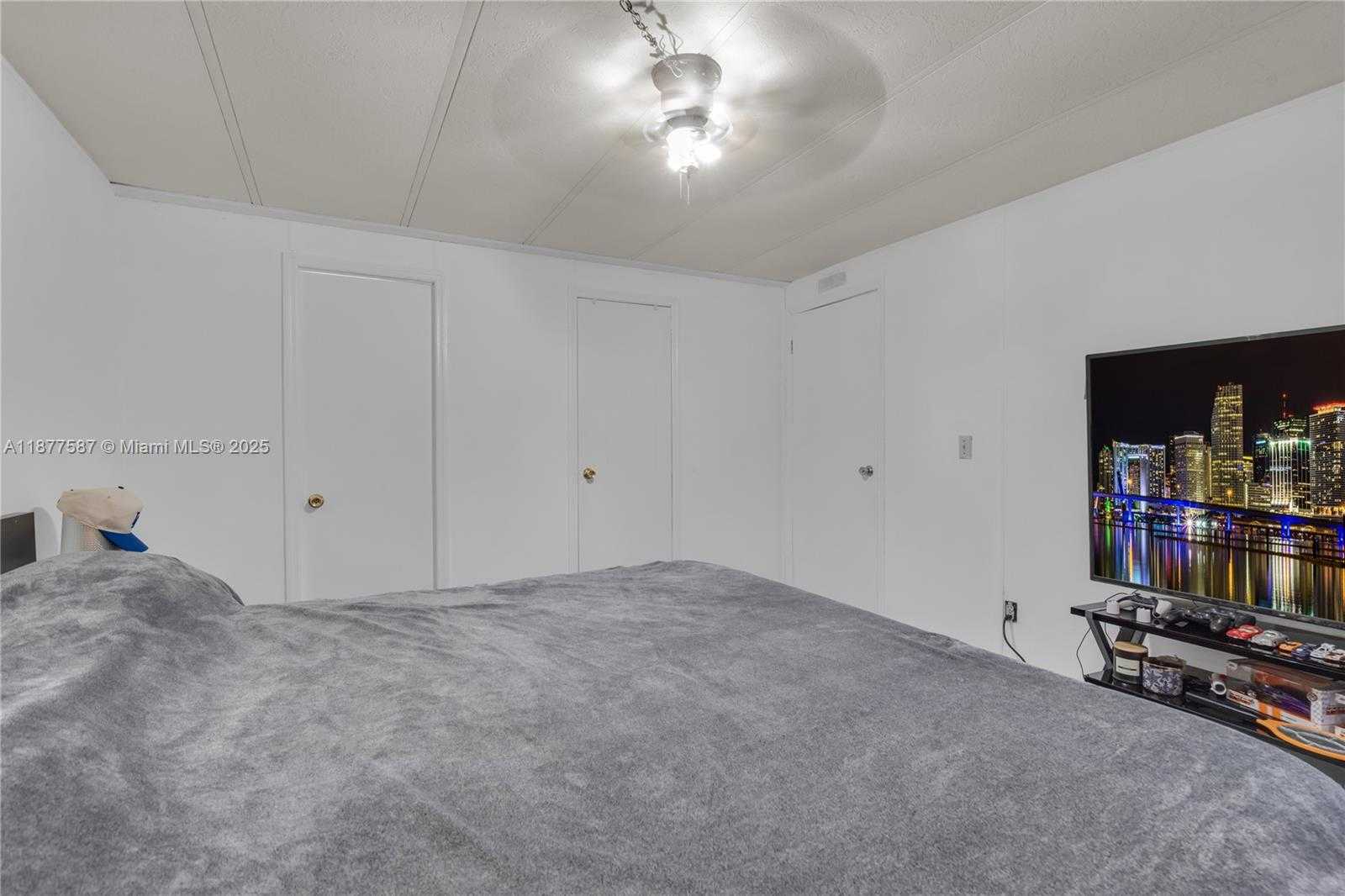 Small Image of 21771 NORTH WEST 6TH ST, Pembroke Pines Number 16
