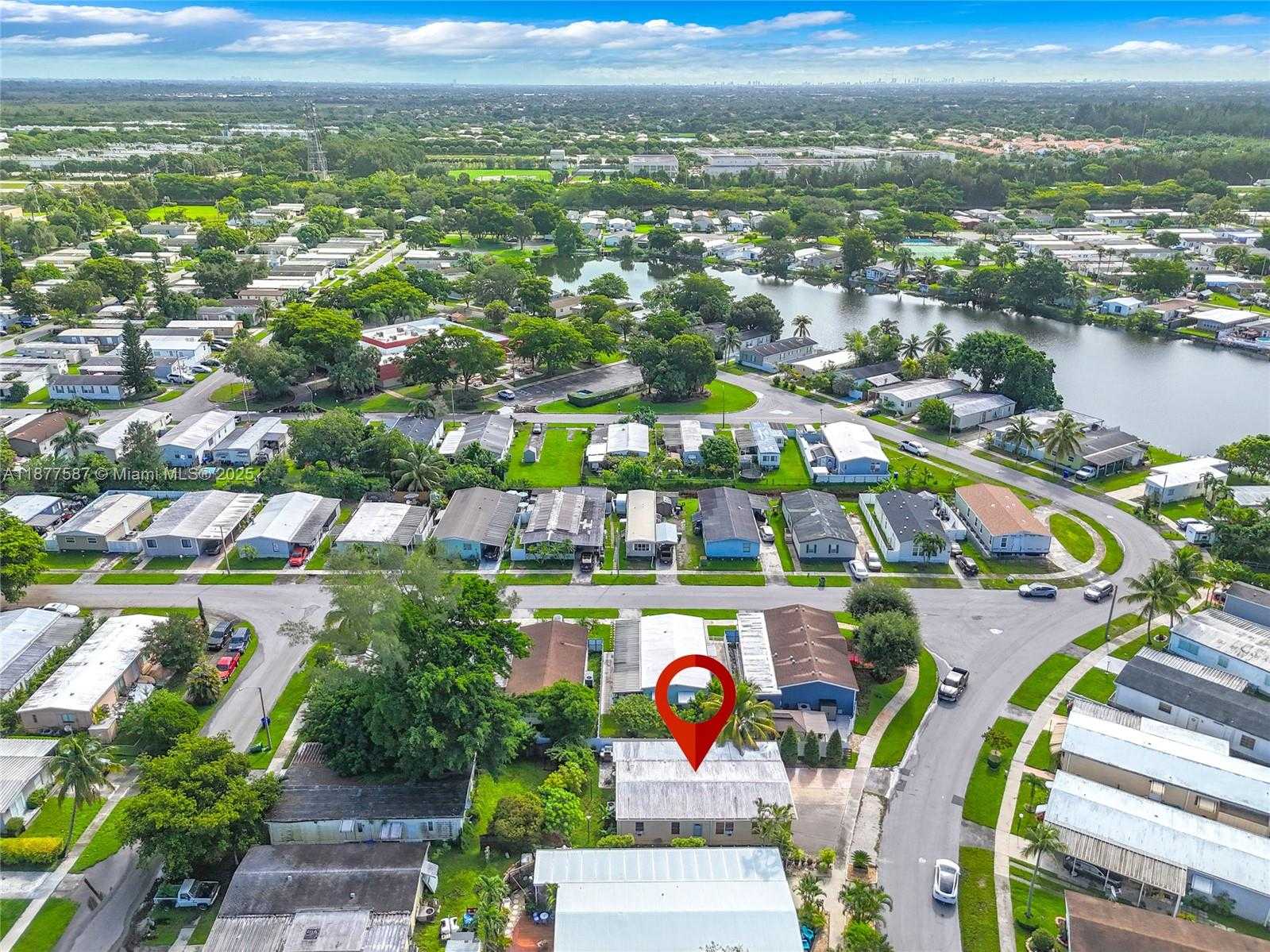 Small Image of 21771 NORTH WEST 6TH ST, Pembroke Pines Number 25