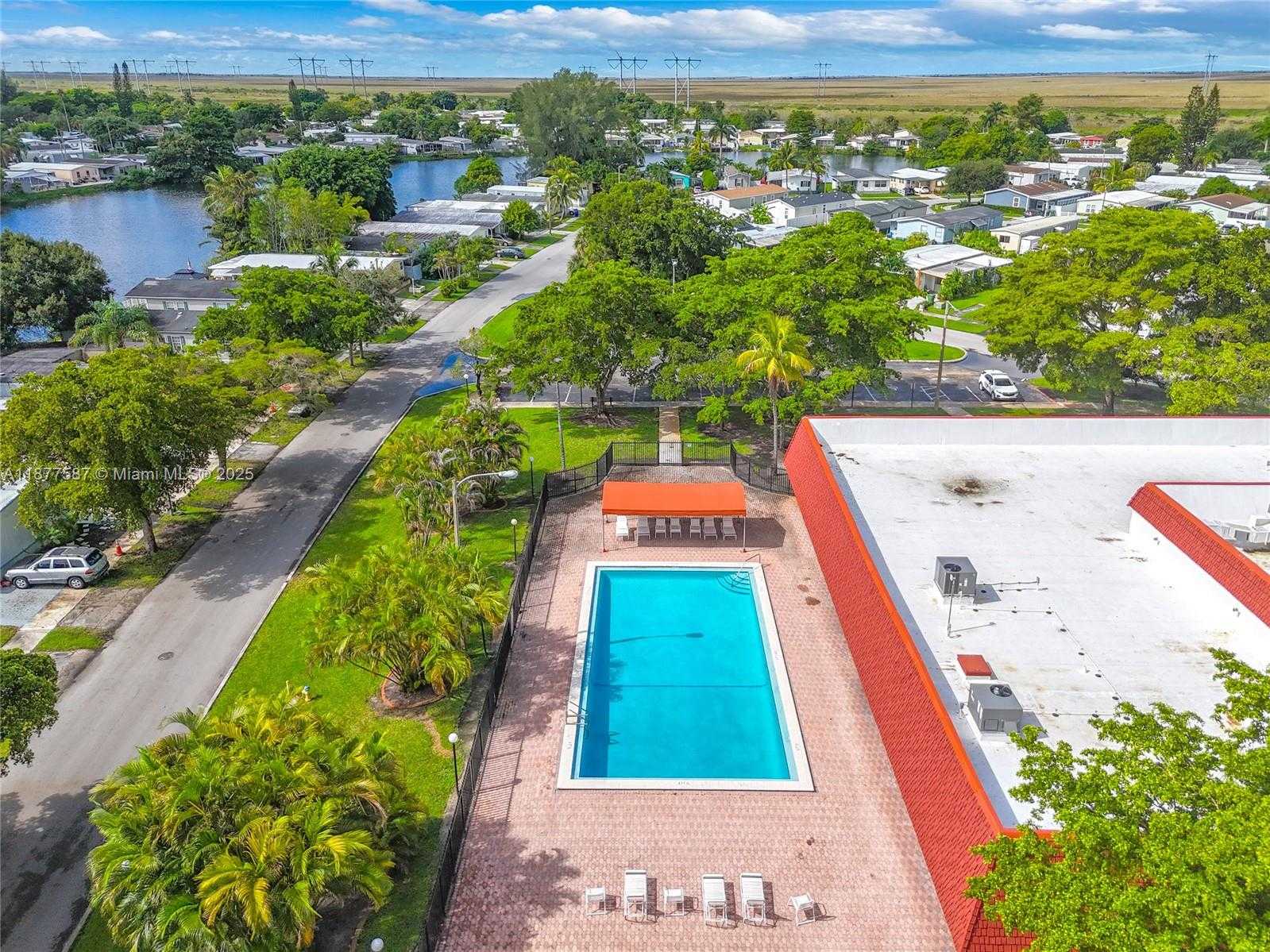 Small Image of 21771 NORTH WEST 6TH ST, Pembroke Pines Number 28