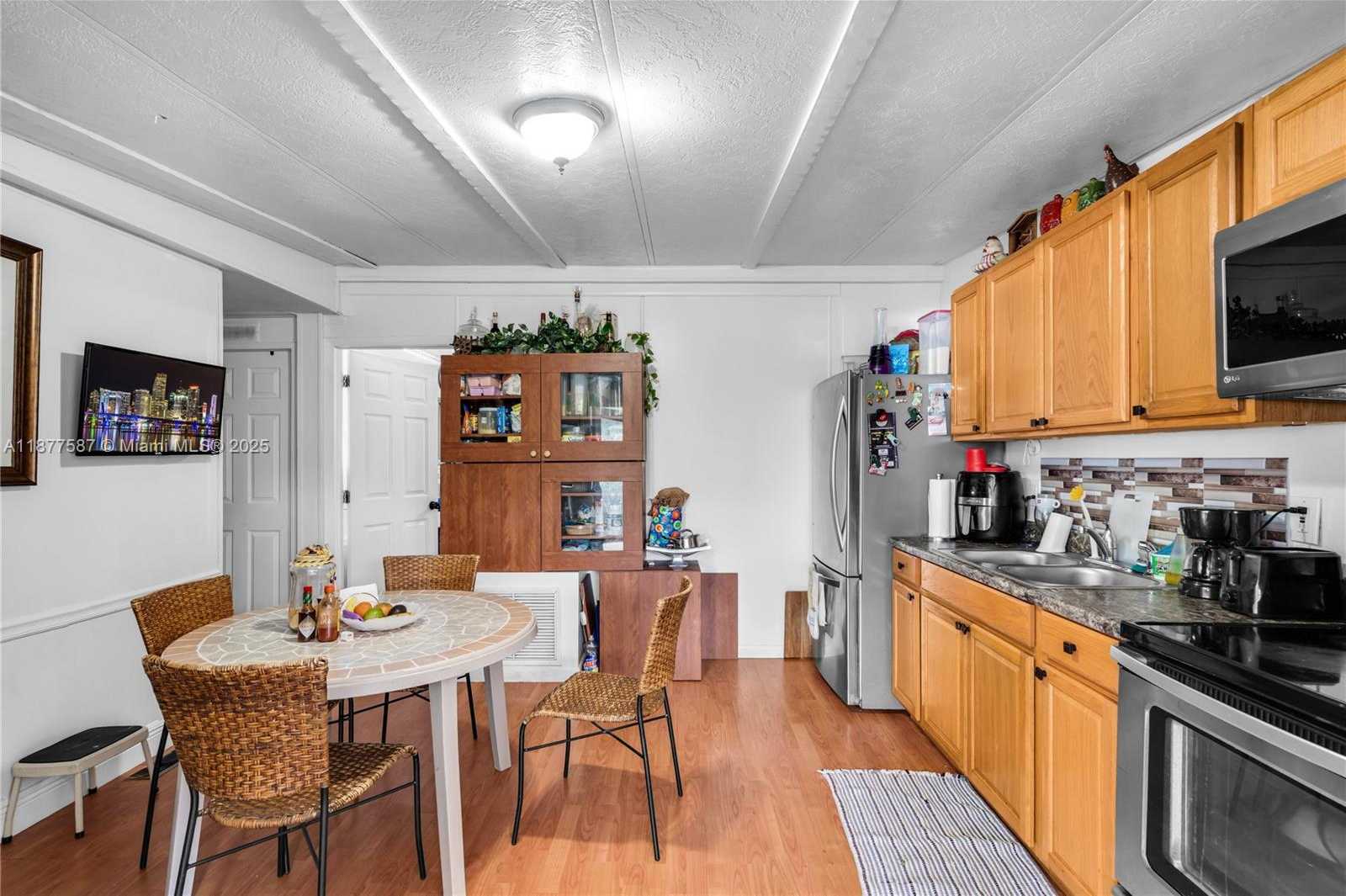 Small Image of 21771 NORTH WEST 6TH ST, Pembroke Pines Number 5