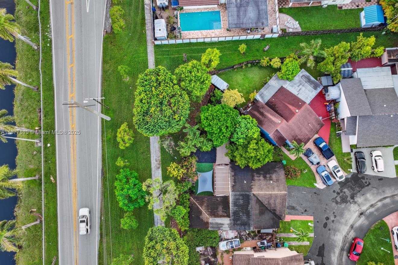 Small Image of Miami Number 19