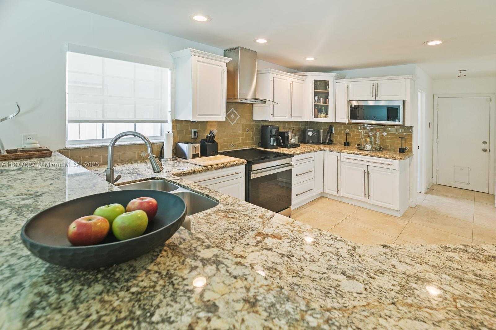 Small Image of 9431 SOUTH WEST 212TH TER, Cutler Bay Number 15