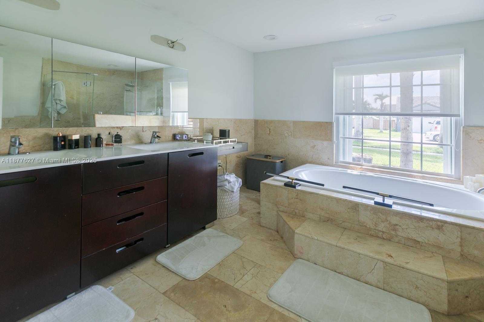 Small Image of 9431 SOUTH WEST 212TH TER, Cutler Bay Number 3