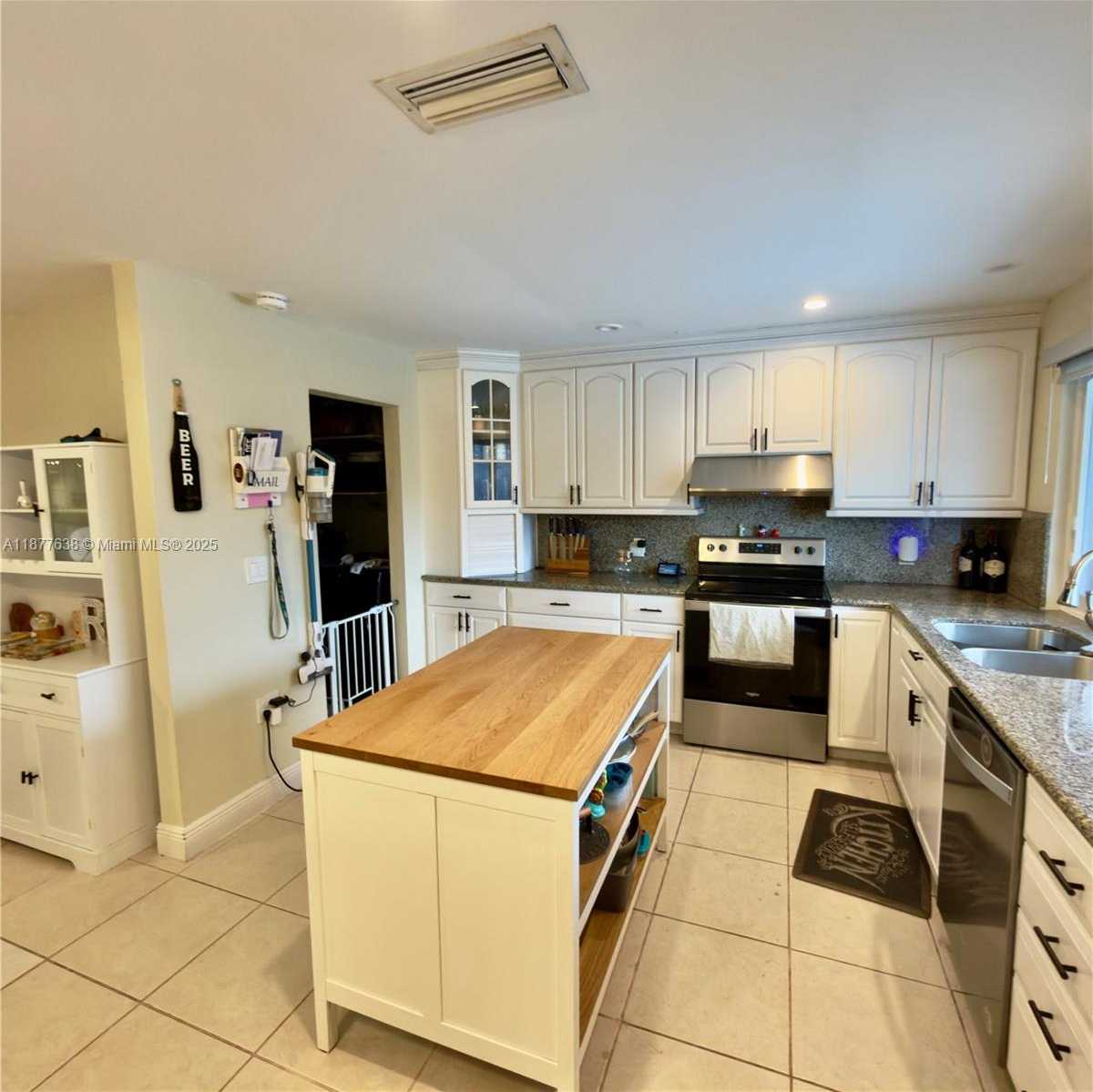 Small Image of 8801 NORTH WEST 6TH ST, Pembroke Pines Number 11