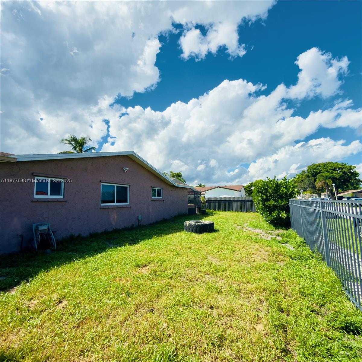 Small Image of 8801 NORTH WEST 6TH ST, Pembroke Pines Number 4