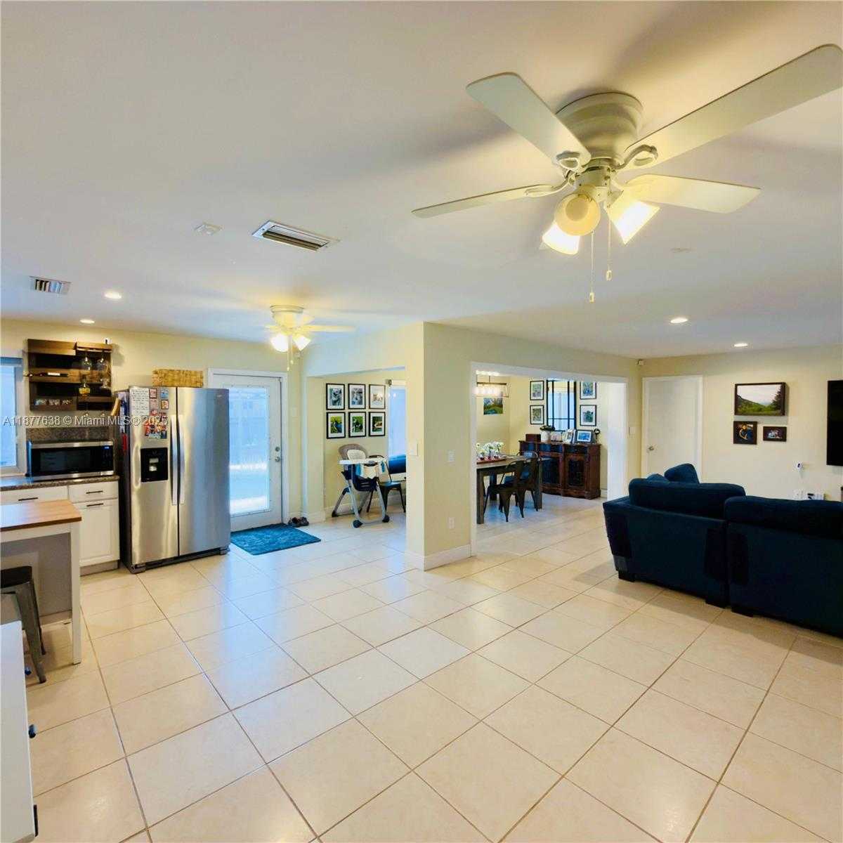 Small Image of 8801 NORTH WEST 6TH ST, Pembroke Pines Number 8
