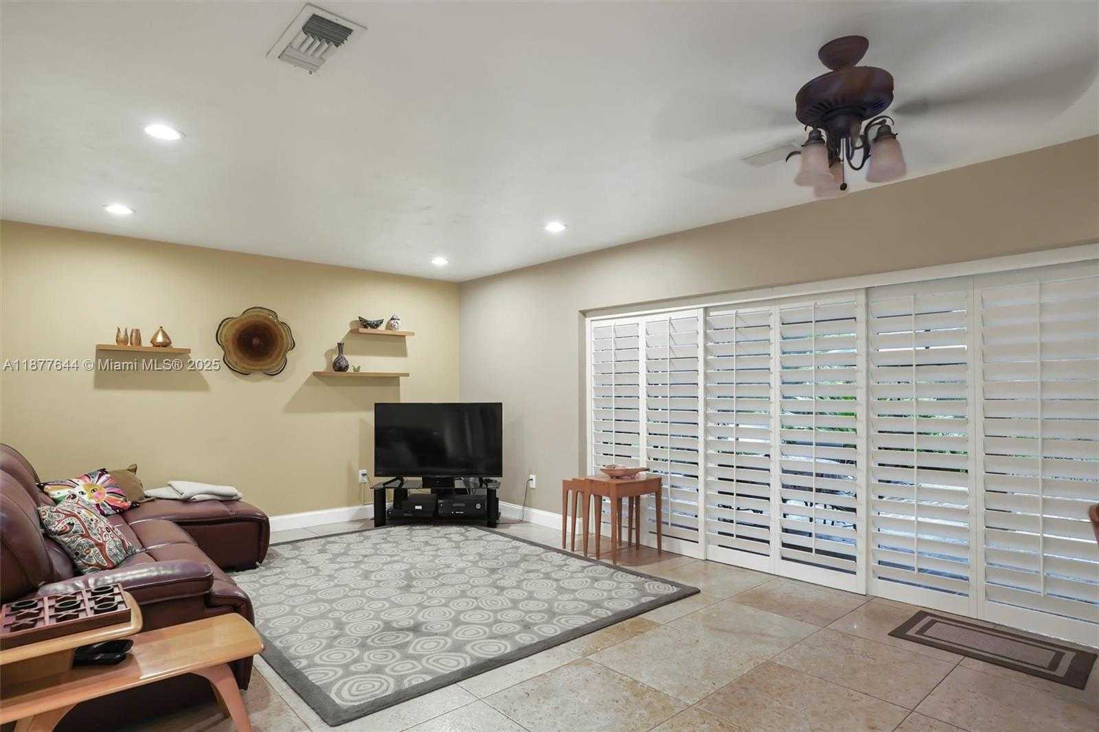 Small Image of 13900 SOUTH WEST 72ND CT, Palmetto Bay Number 16