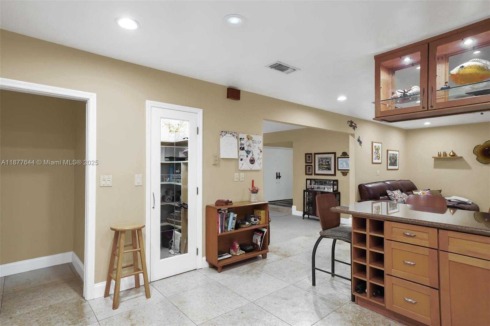 Small Image of 13900 SOUTH WEST 72ND CT, Palmetto Bay Number 24