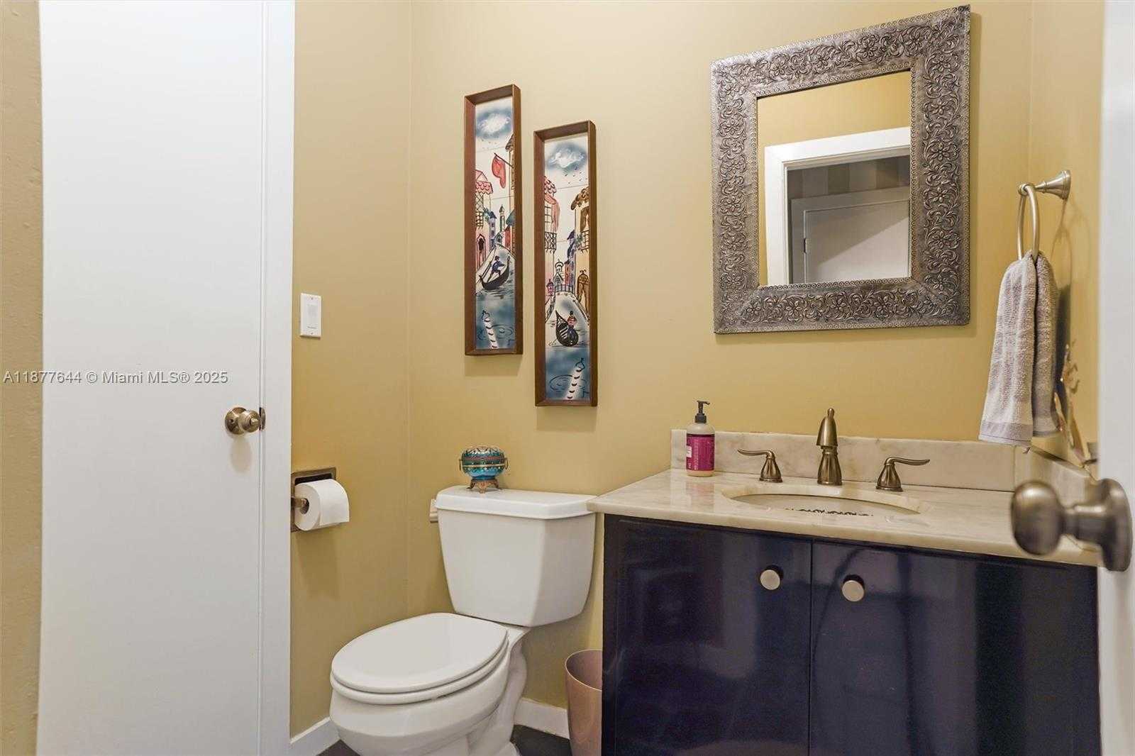 Small Image of 13900 SOUTH WEST 72ND CT, Palmetto Bay Number 28