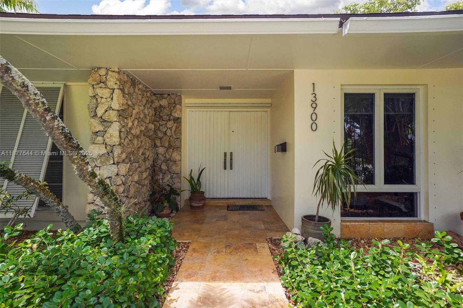 Small Image of 13900 SOUTH WEST 72ND CT, Palmetto Bay Number 5