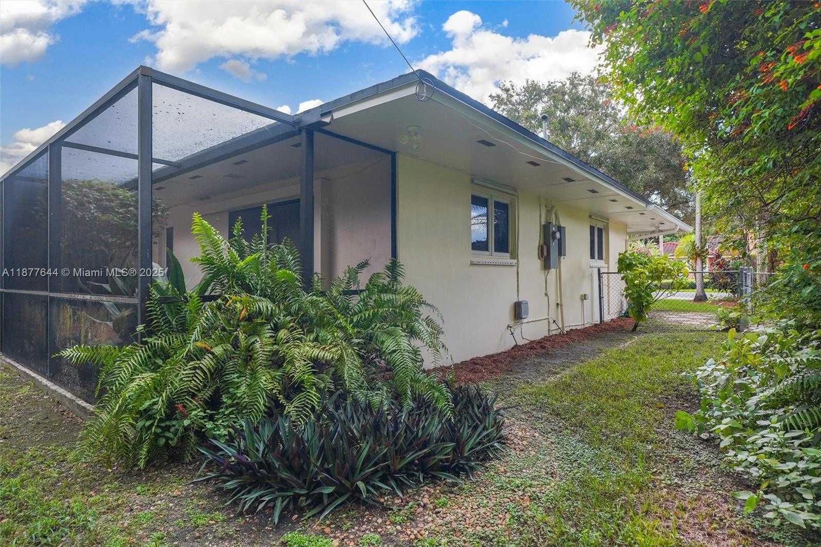 Small Image of 13900 SOUTH WEST 72ND CT, Palmetto Bay Number 59