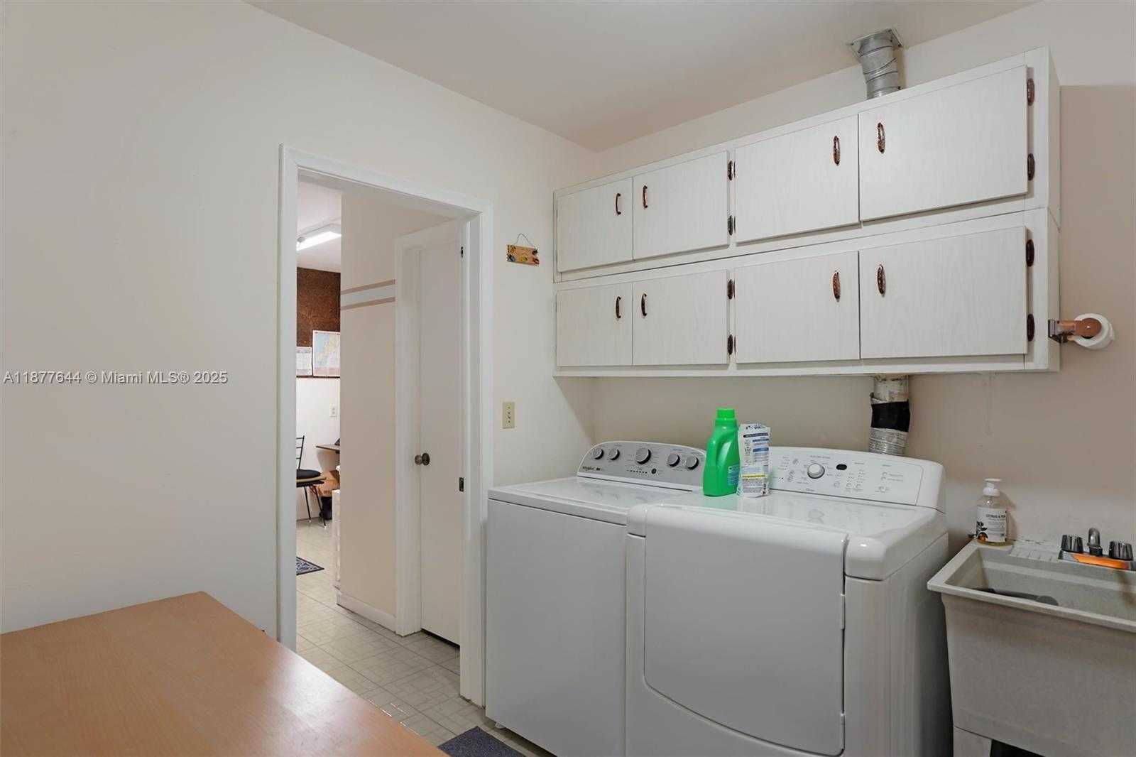 Small Image of 13900 SOUTH WEST 72ND CT, Palmetto Bay Number 63