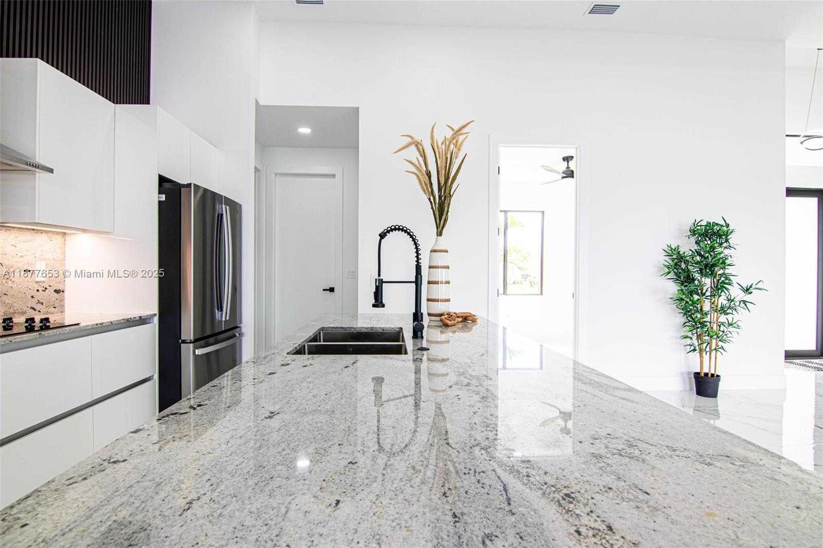 Small Image of 829 NORTH WEST 29TH AVE, Other City - In The State Of Florida Number 15