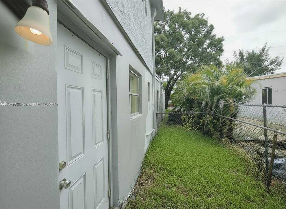 Small Image of 537 NORTH WEST 20TH AVE, Fort Lauderdale Number 13