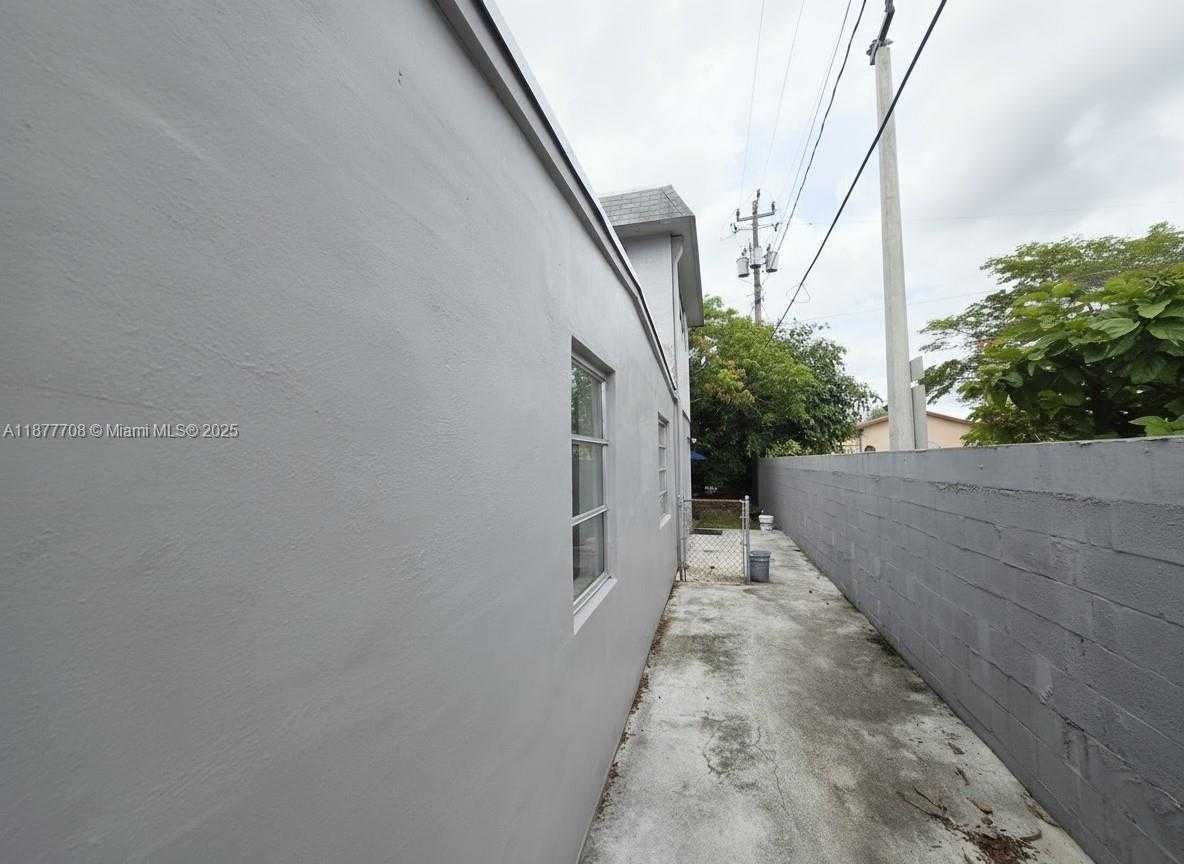 Small Image of 537 NORTH WEST 20TH AVE, Fort Lauderdale Number 15
