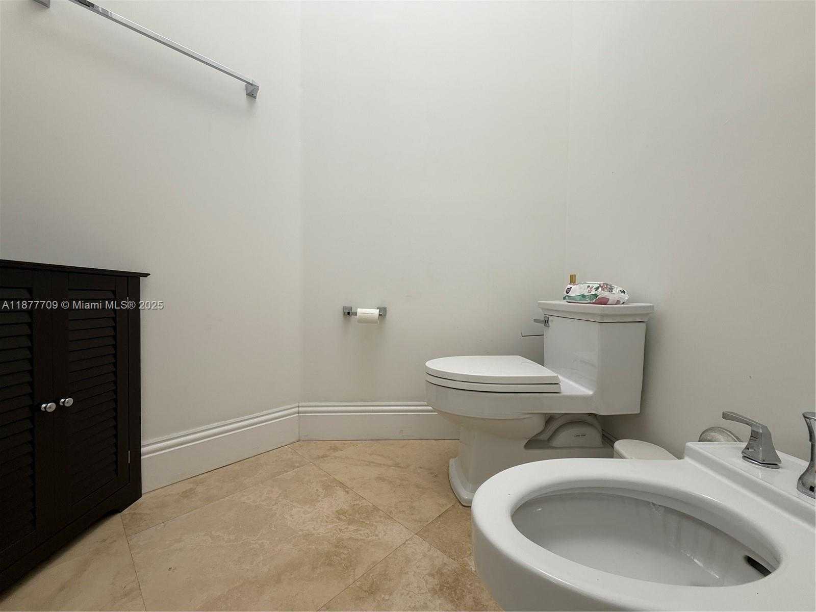 Small Image of 21500 SOUTH WEST 232ND ST, Miami Number 11