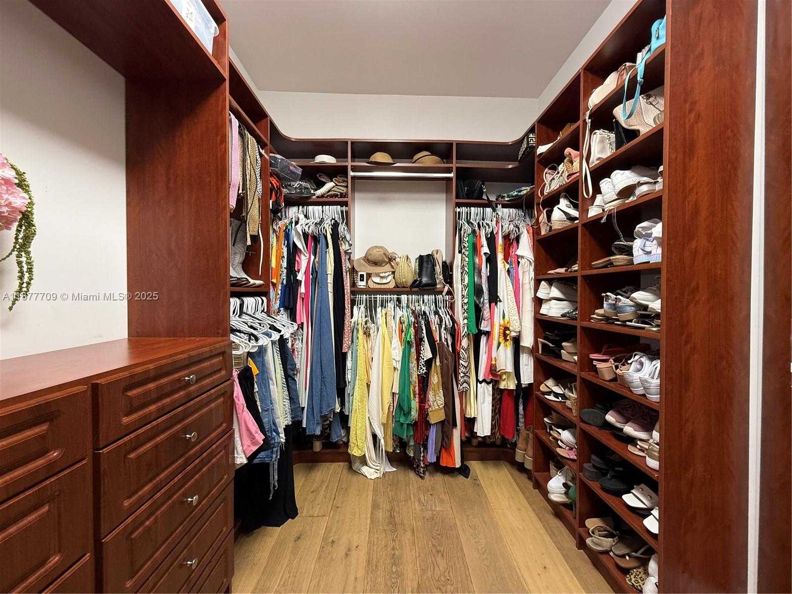 Small Image of 21500 SOUTH WEST 232ND ST, Miami Number 19