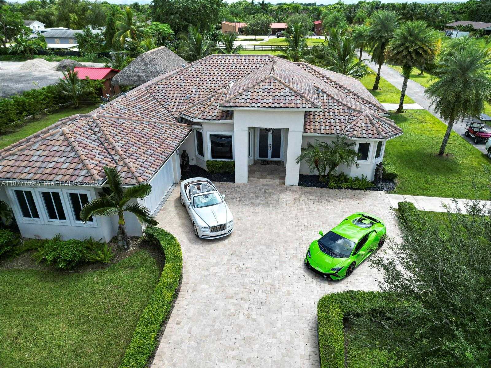 Small Image of 21500 SOUTH WEST 232ND ST, Miami Number 2
