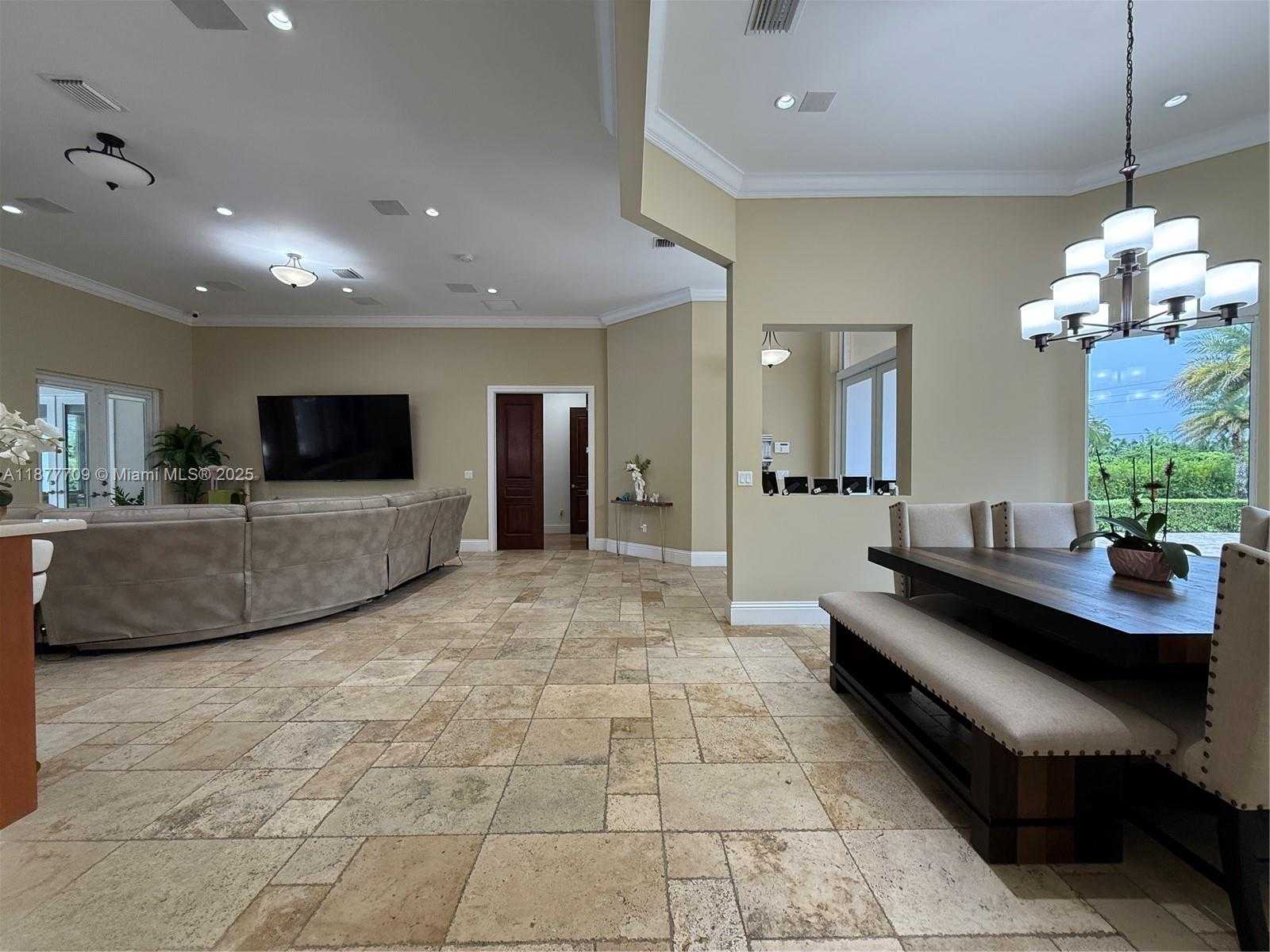 Small Image of 21500 SOUTH WEST 232ND ST, Miami Number 35