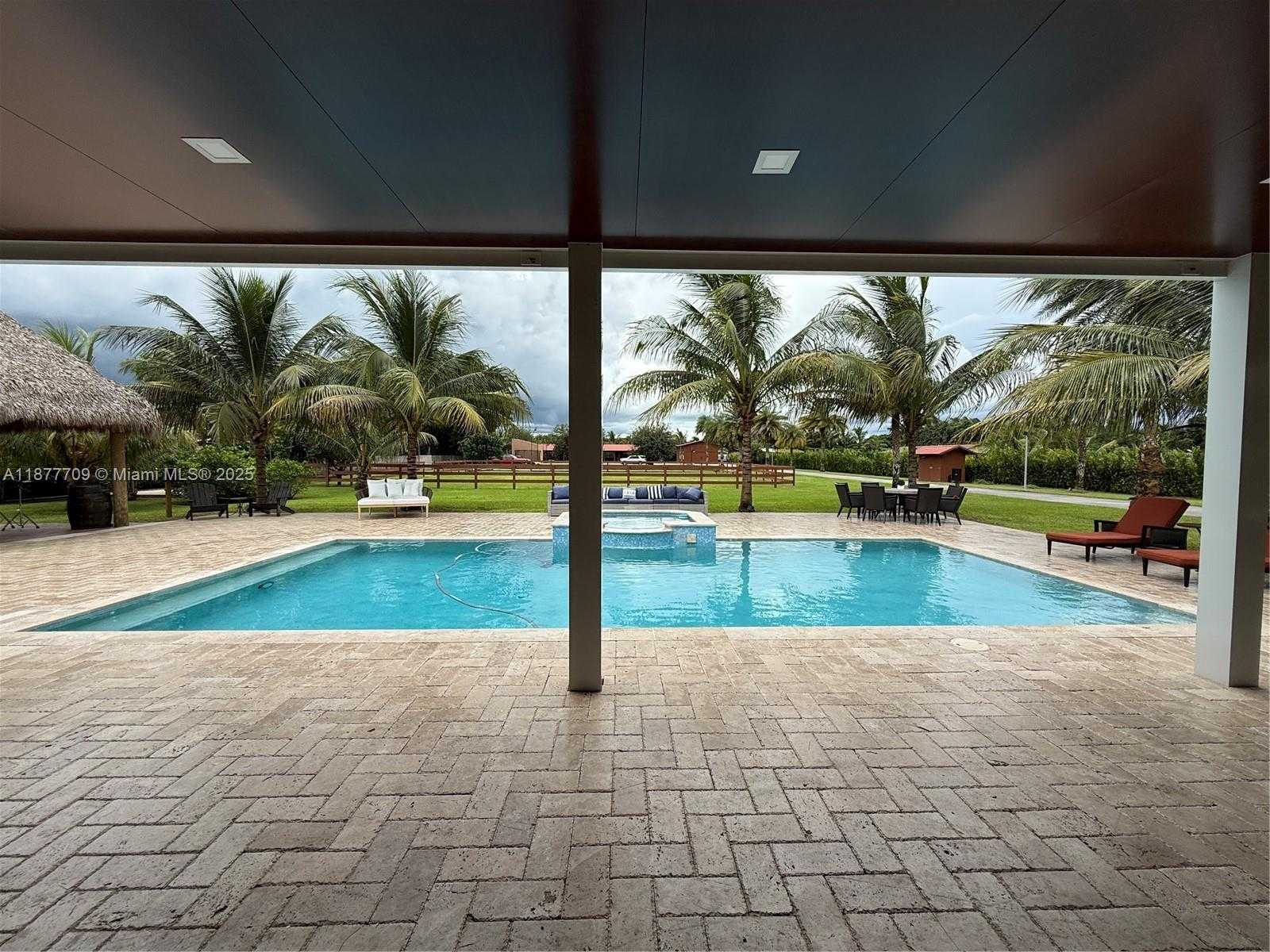 Small Image of 21500 SOUTH WEST 232ND ST, Miami Number 39