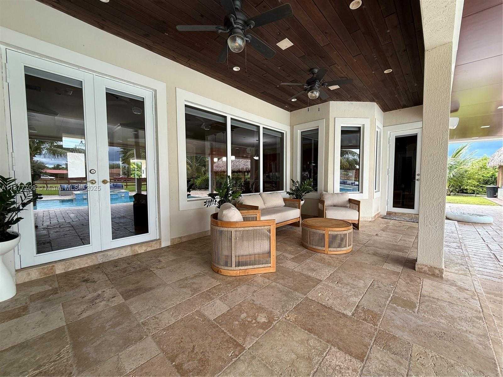 Small Image of 21500 SOUTH WEST 232ND ST, Miami Number 41