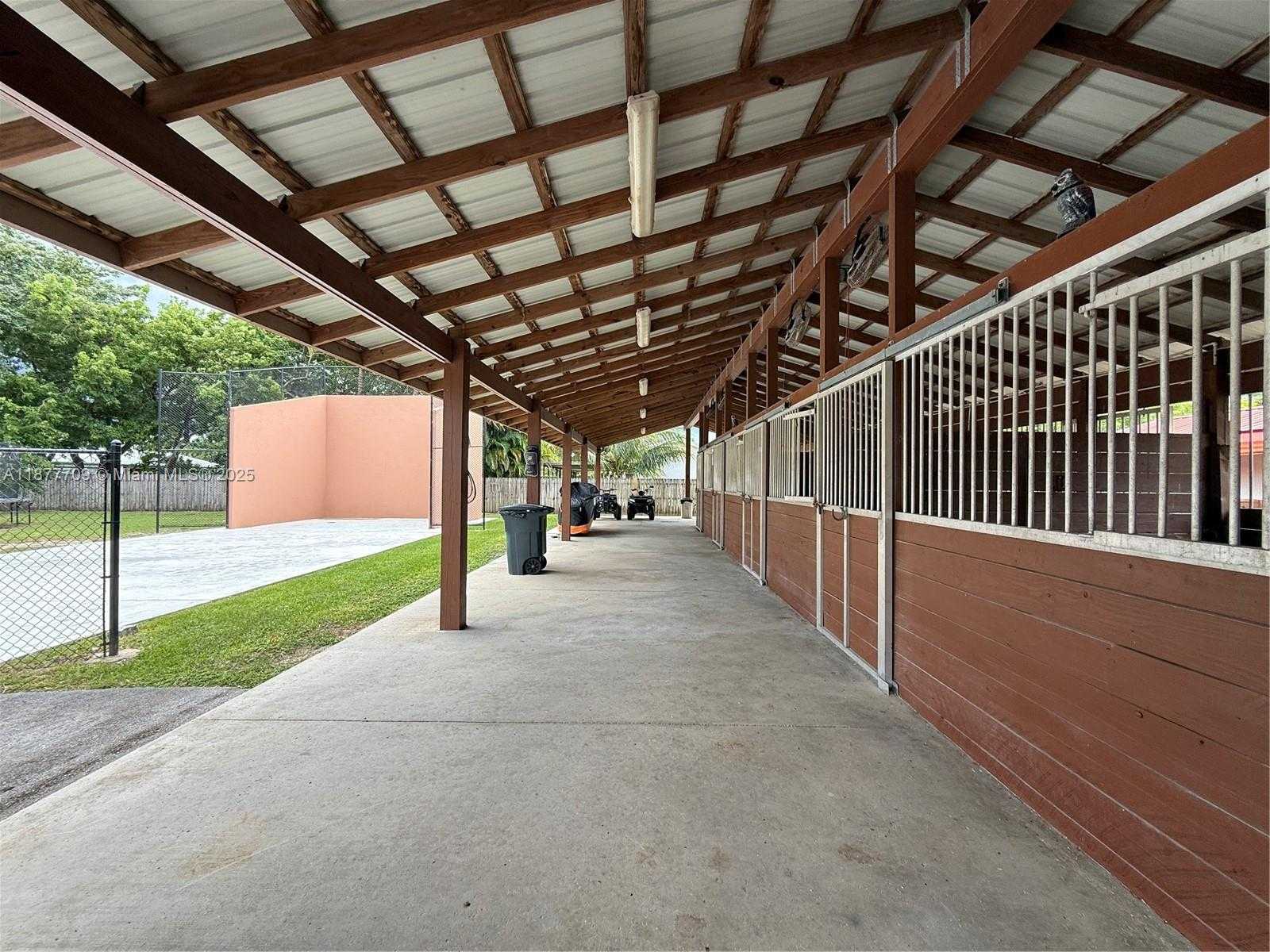 Small Image of 21500 SOUTH WEST 232ND ST, Miami Number 58