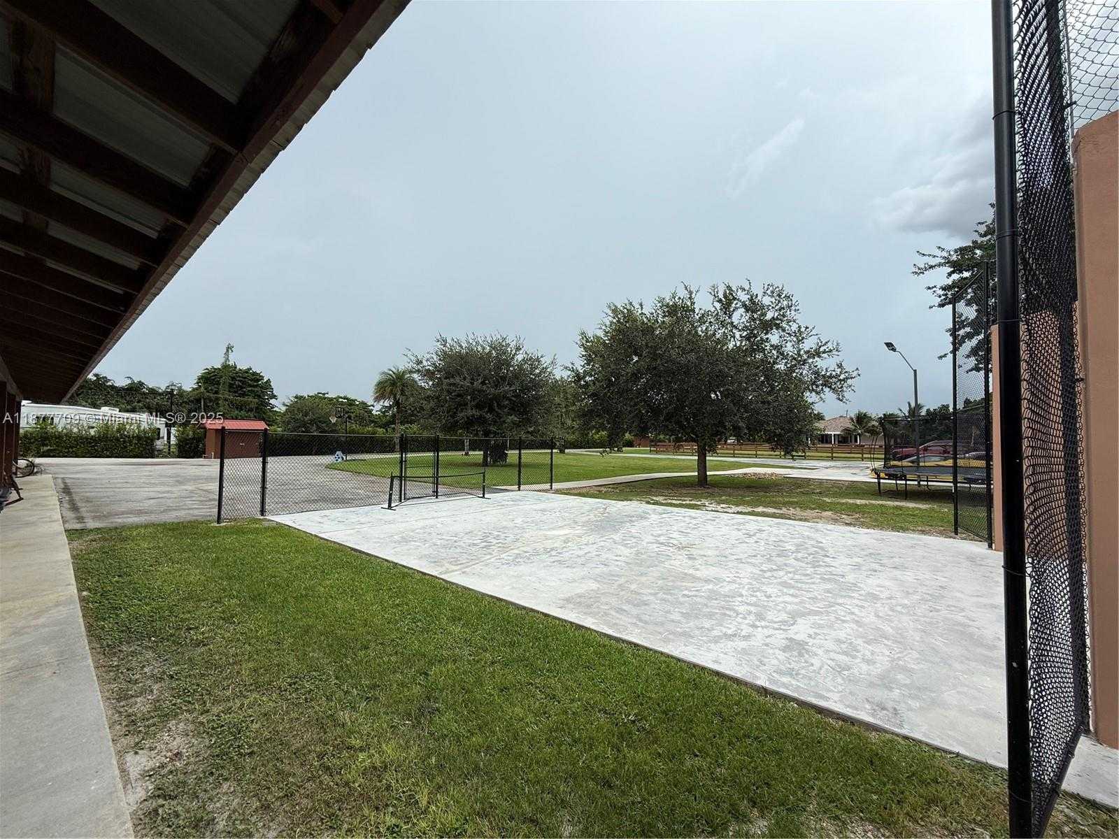 Small Image of 21500 SOUTH WEST 232ND ST, Miami Number 60