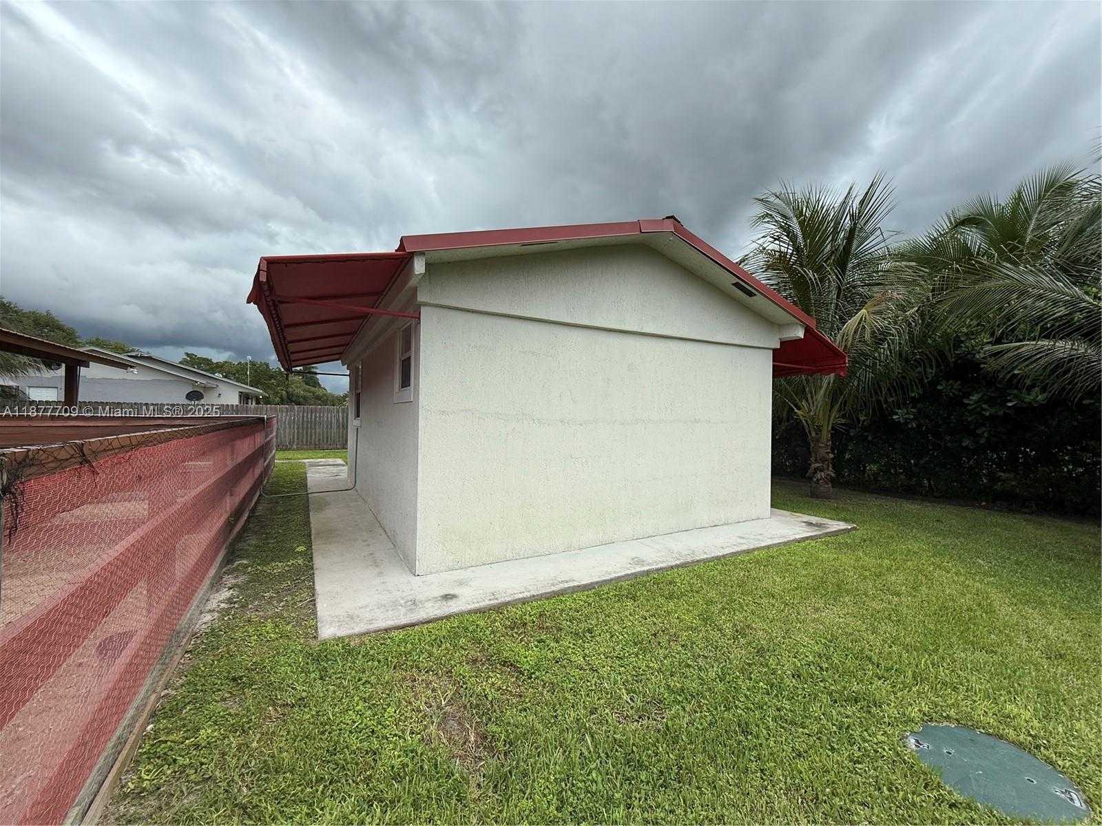 Small Image of 21500 SOUTH WEST 232ND ST, Miami Number 76