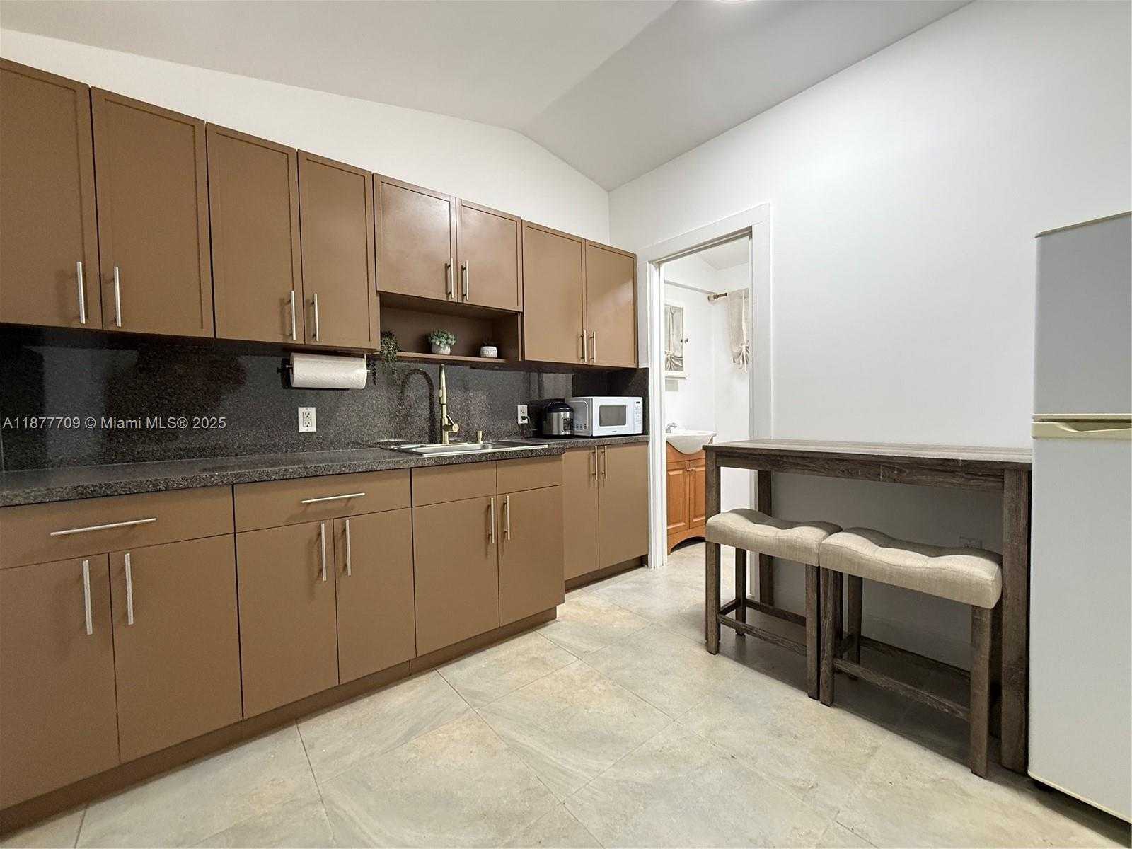 Small Image of 21500 SOUTH WEST 232ND ST, Miami Number 78