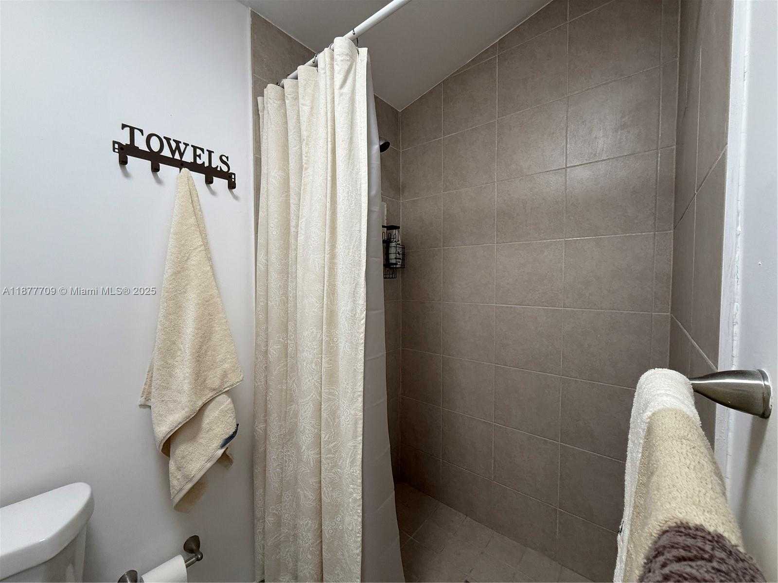 Small Image of 21500 SOUTH WEST 232ND ST, Miami Number 80