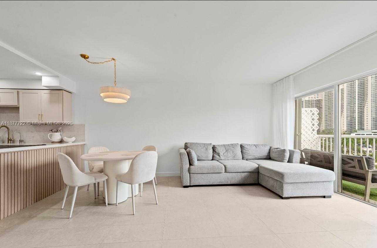 Small Image of 17800 ATLANTIC BLVD, PH-3, Sunny Isles Beach Number 12
