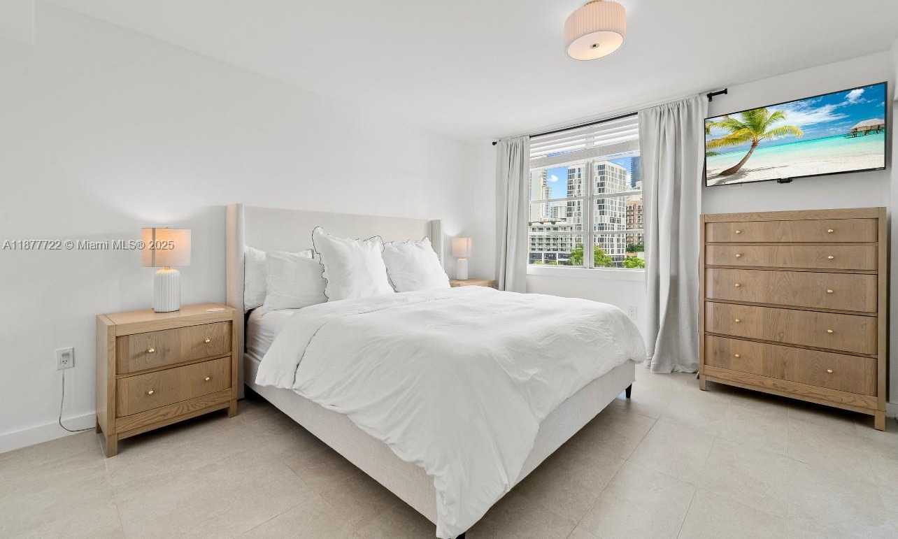 Small Image of 17800 ATLANTIC BLVD, PH-3, Sunny Isles Beach Number 16