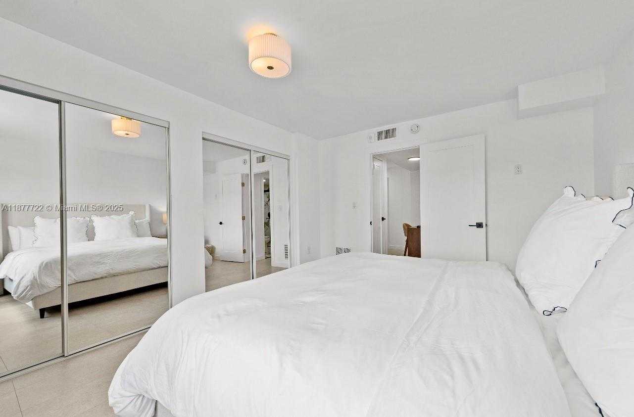 Small Image of 17800 ATLANTIC BLVD, PH-3, Sunny Isles Beach Number 17