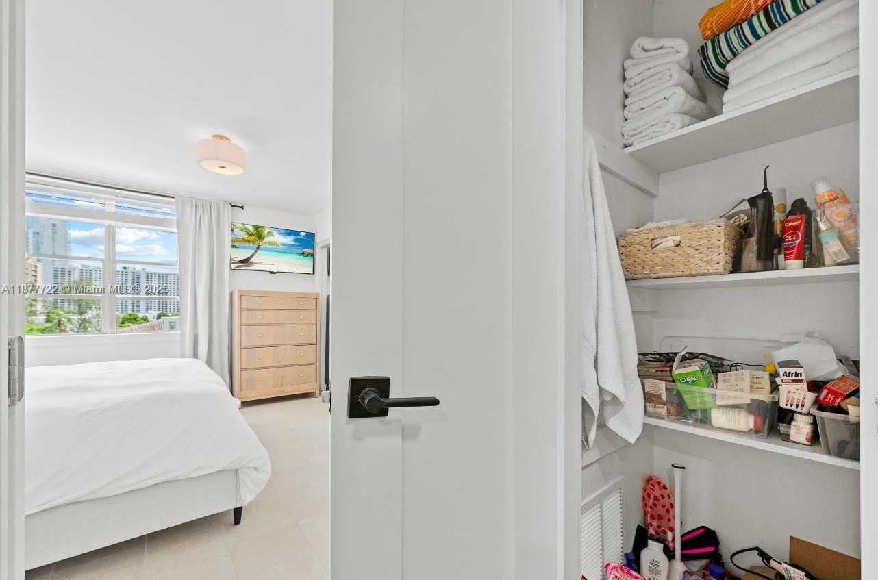 Small Image of 17800 ATLANTIC BLVD, PH-3, Sunny Isles Beach Number 20
