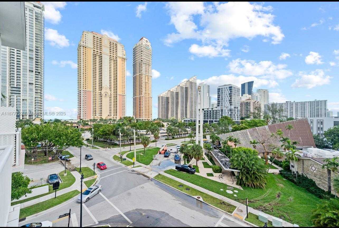 Small Image of 17800 ATLANTIC BLVD, PH-3, Sunny Isles Beach Number 23