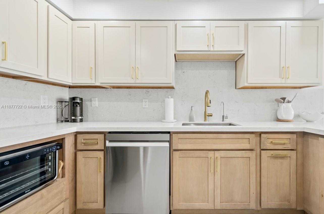 Small Image of 17800 ATLANTIC BLVD, PH-3, Sunny Isles Beach Number 5