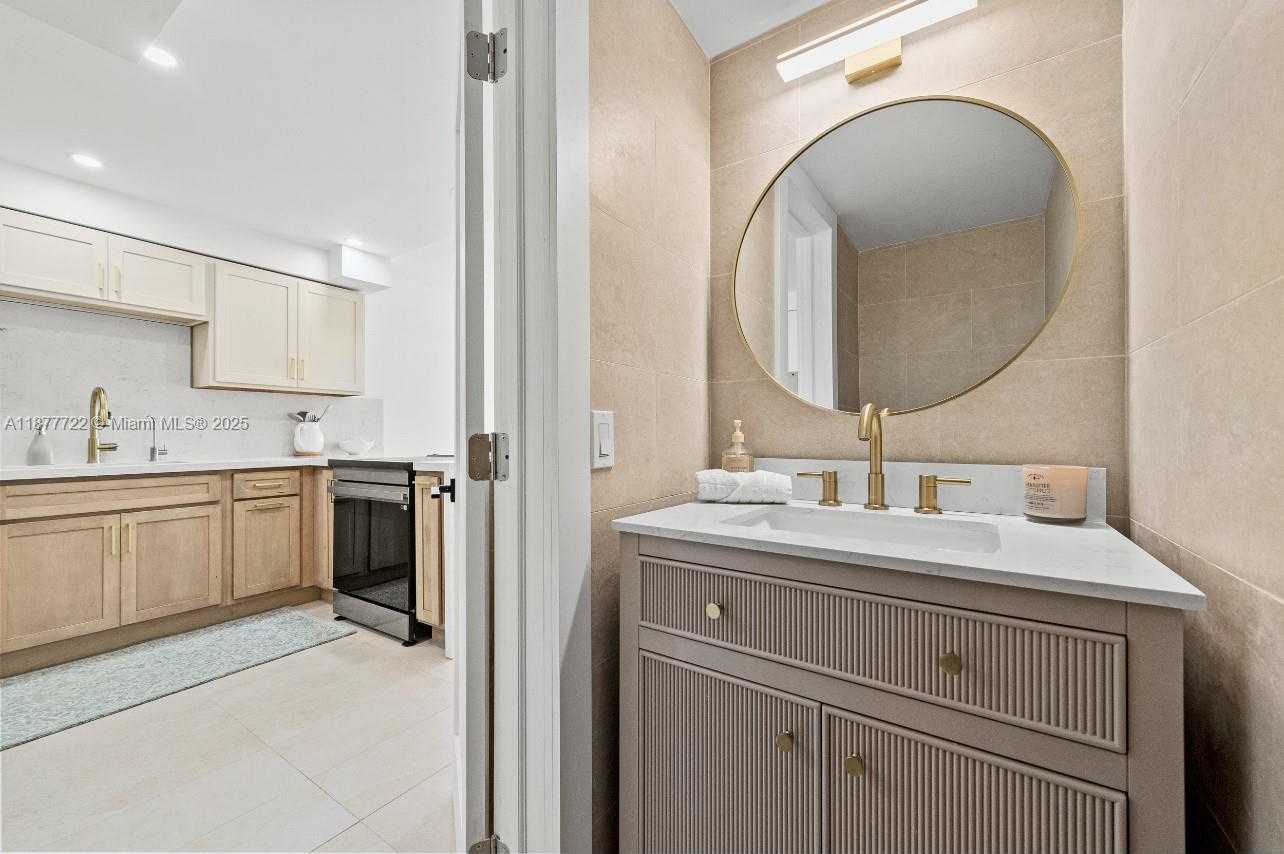 Small Image of 17800 ATLANTIC BLVD, PH-3, Sunny Isles Beach Number 7