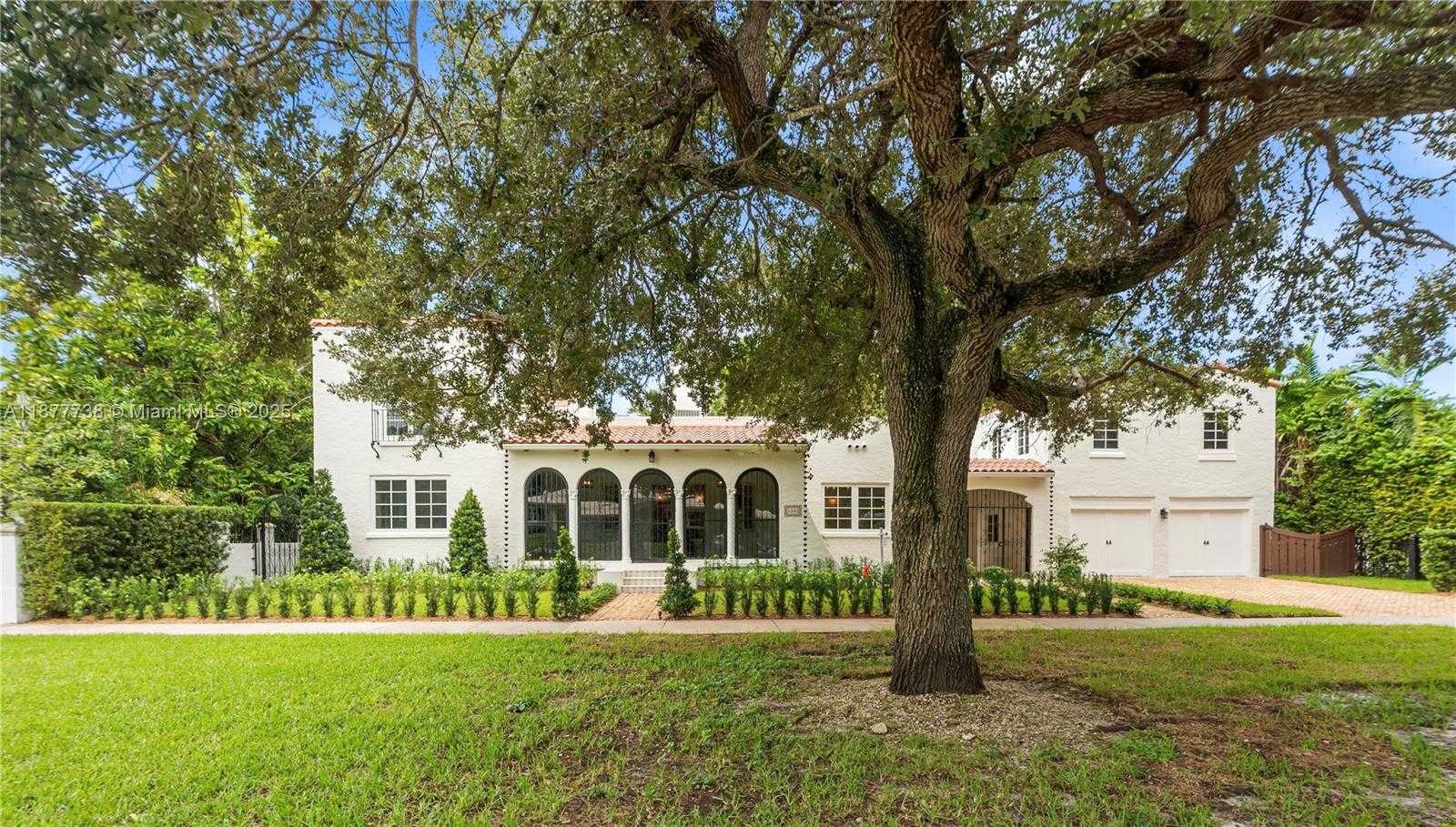 Small Image of 1202 GRANADA BLVD, Coral Gables Number 2