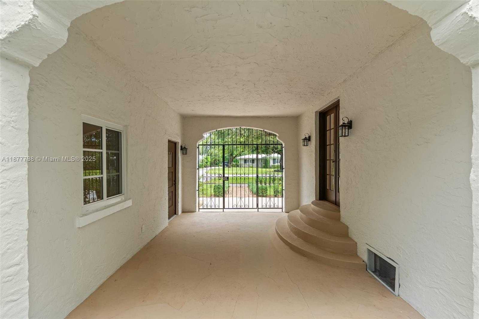 Small Image of 1202 GRANADA BLVD, Coral Gables Number 36