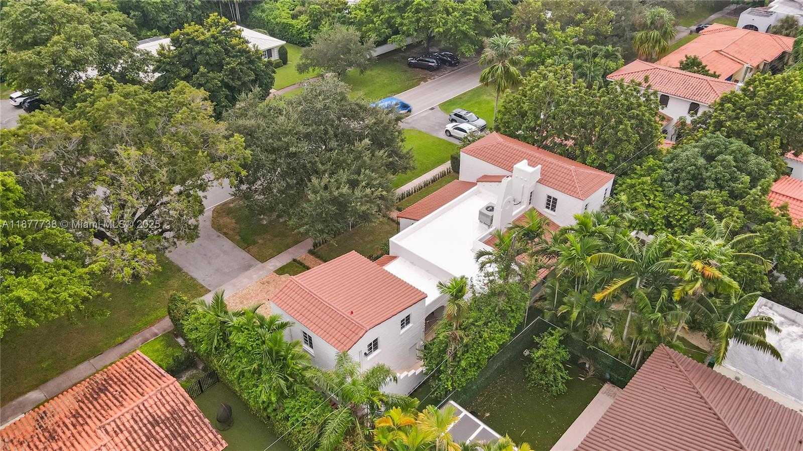 Small Image of 1202 GRANADA BLVD, Coral Gables Number 4