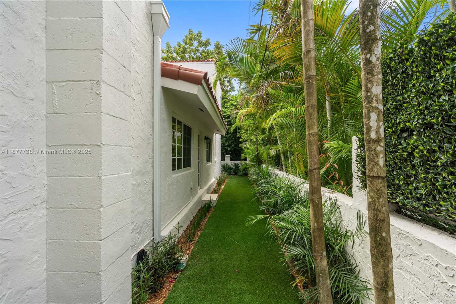 Small Image of 1202 GRANADA BLVD, Coral Gables Number 47