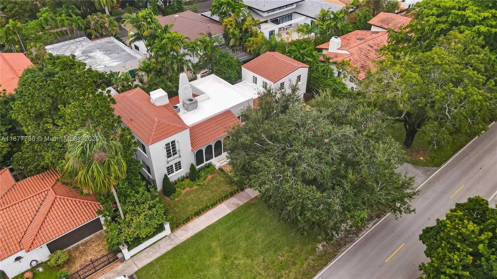 Small Image of 1202 GRANADA BLVD, Coral Gables Number 7
